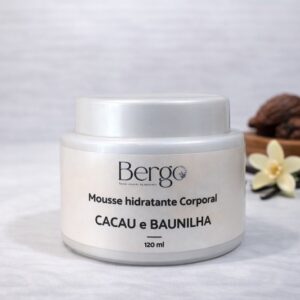 alt="mousse hidratante corporal natural cacau baunilha Bergo Botica mica dourada"